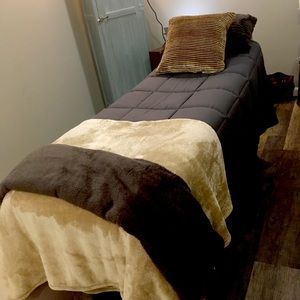 Hydraulic treatment table.